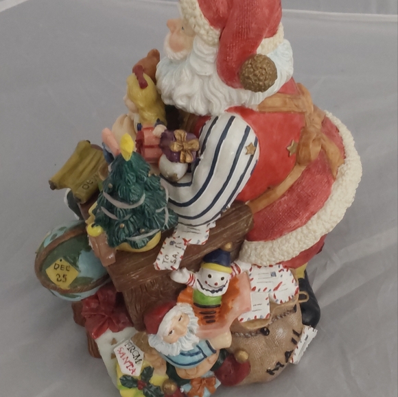 Fits and Floyd musical Santa in toy shop - Picture 4 of 5